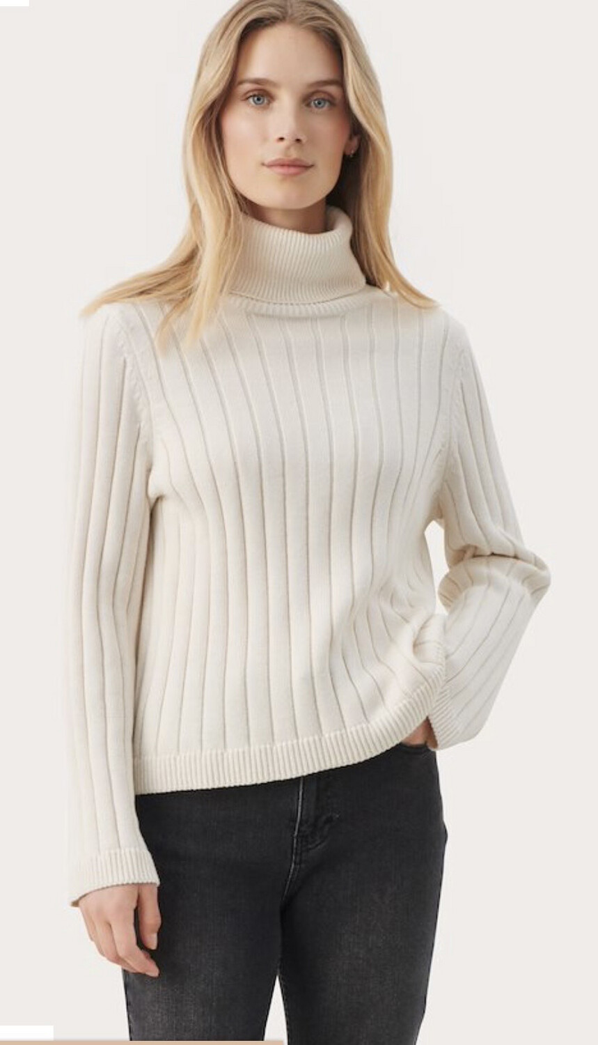 Calluna Mock neck Ribbed Sweater