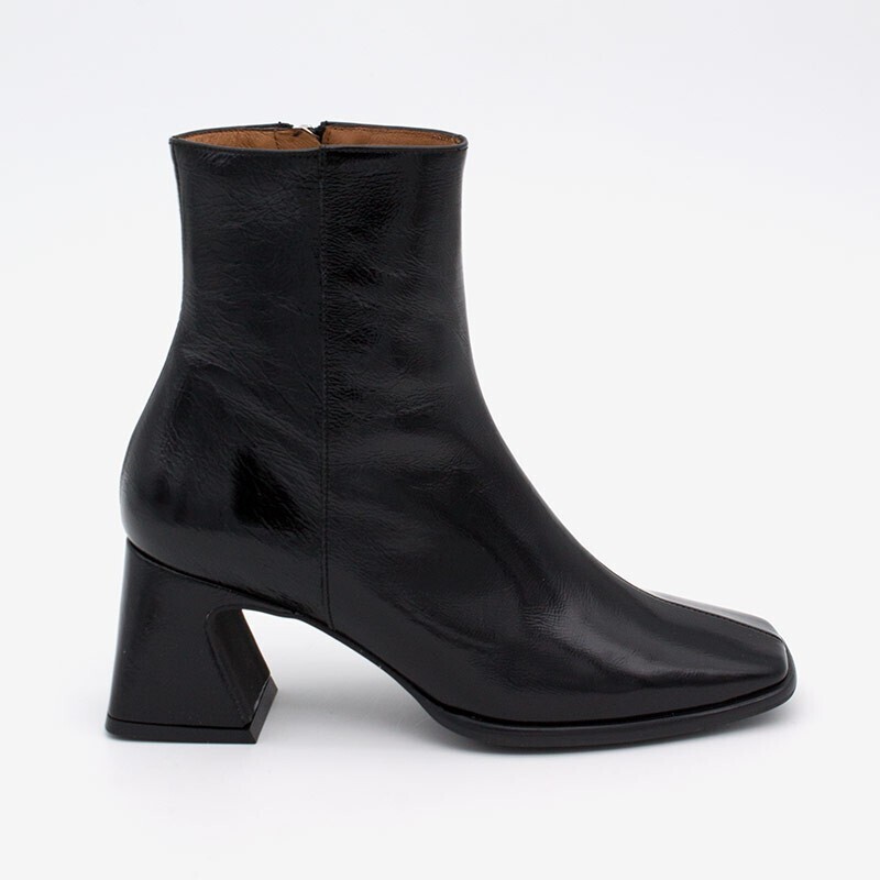 Shaba Mid Heel Shiny Bootie