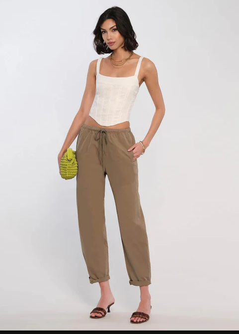 Nella Pant
