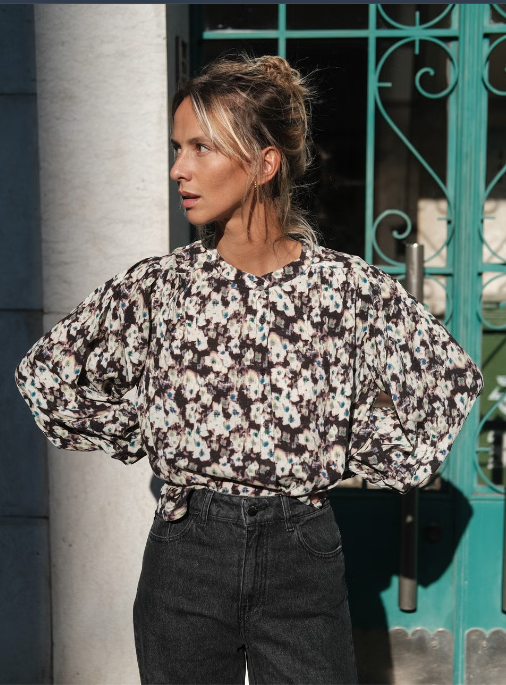 Flowy Floral blouse