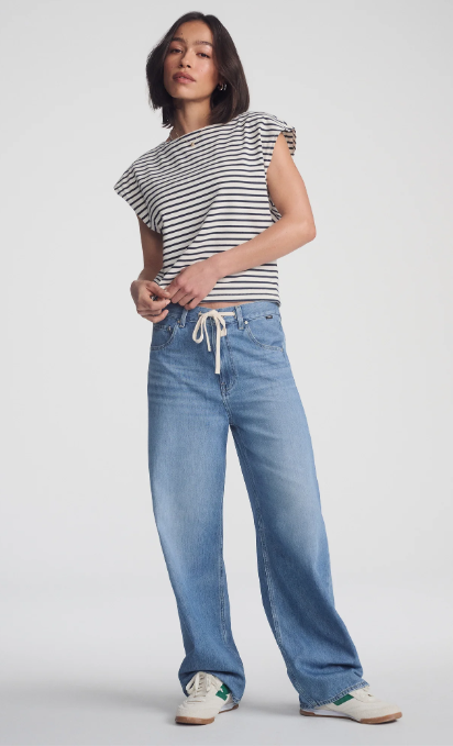 NELLA Relaxed Wide Leg Jean