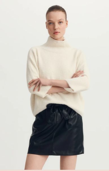 ELLA fuzzy sweater