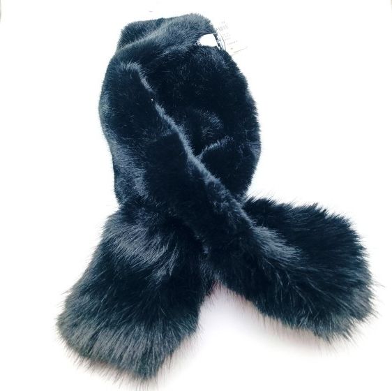 Faux Fur Scarf with Loop (black)