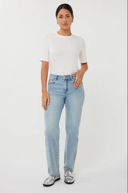 Embroidered straight cut jeans