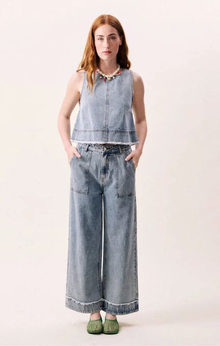 Saphira frayed hem jeans