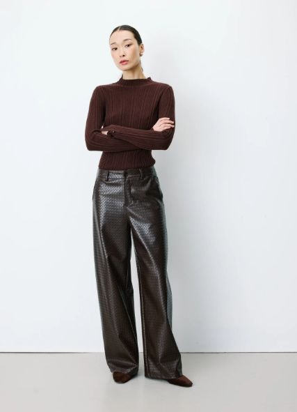 ARTIUS textured Faux Leather Trouser
