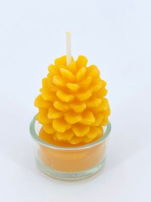 Weihnachtliche Kerze "Kiefernzapfen" aus 100% Bienenwachs aus eigener Bioland-Imkerei , im Teelichtglas