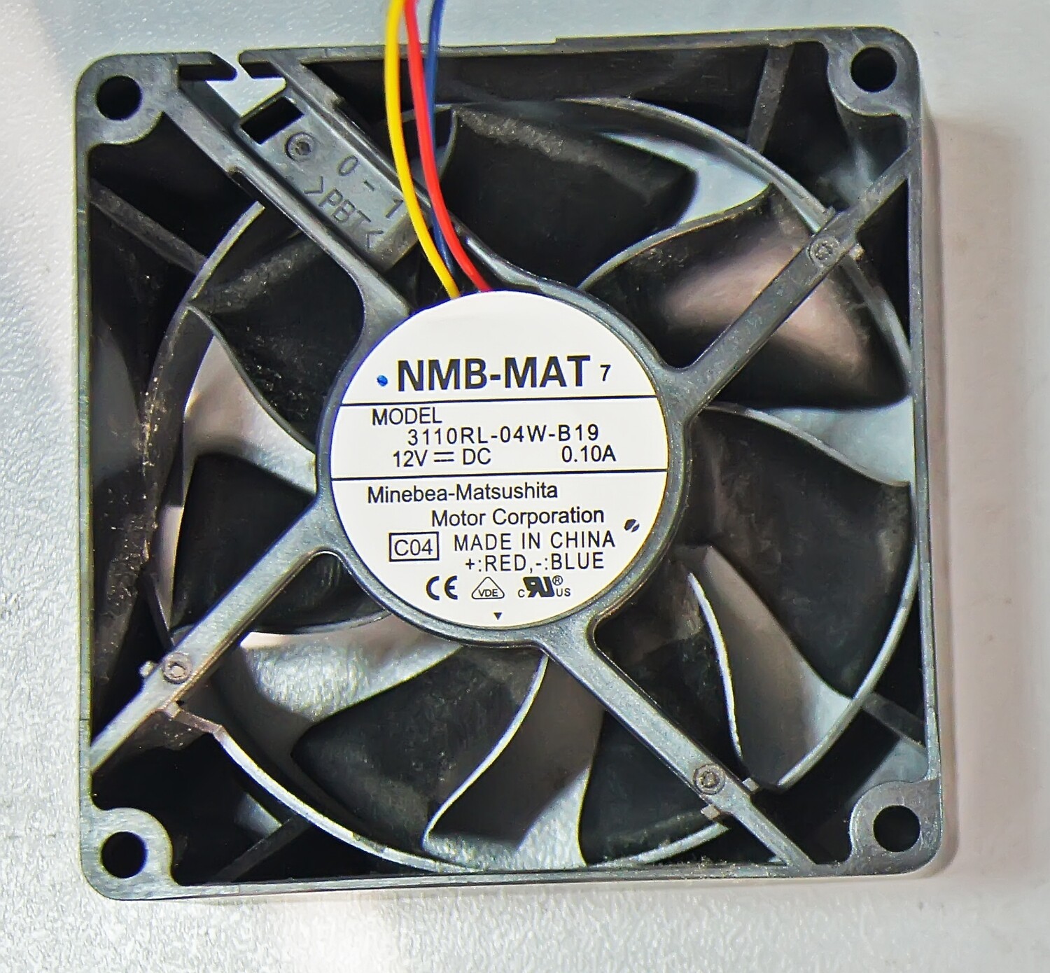 NMB-MAT7 3110RL-04W-B19 12V=DC 0.1A