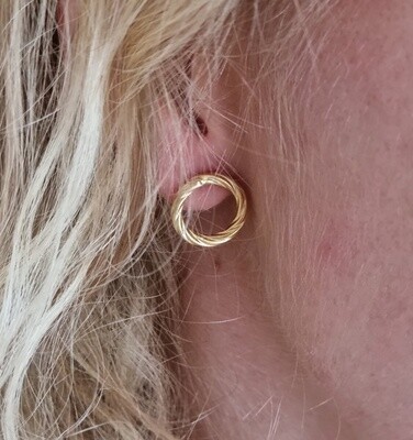 Gold circle earrings