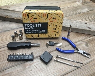 GIFT IN A TIN: Tool Set in a Tin