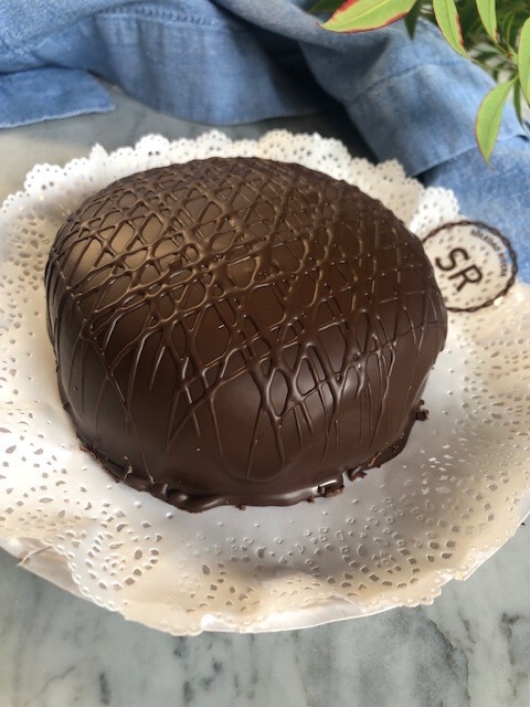 Torta Mazapan Manjar 40/45 pedazos bañada en chocolate
