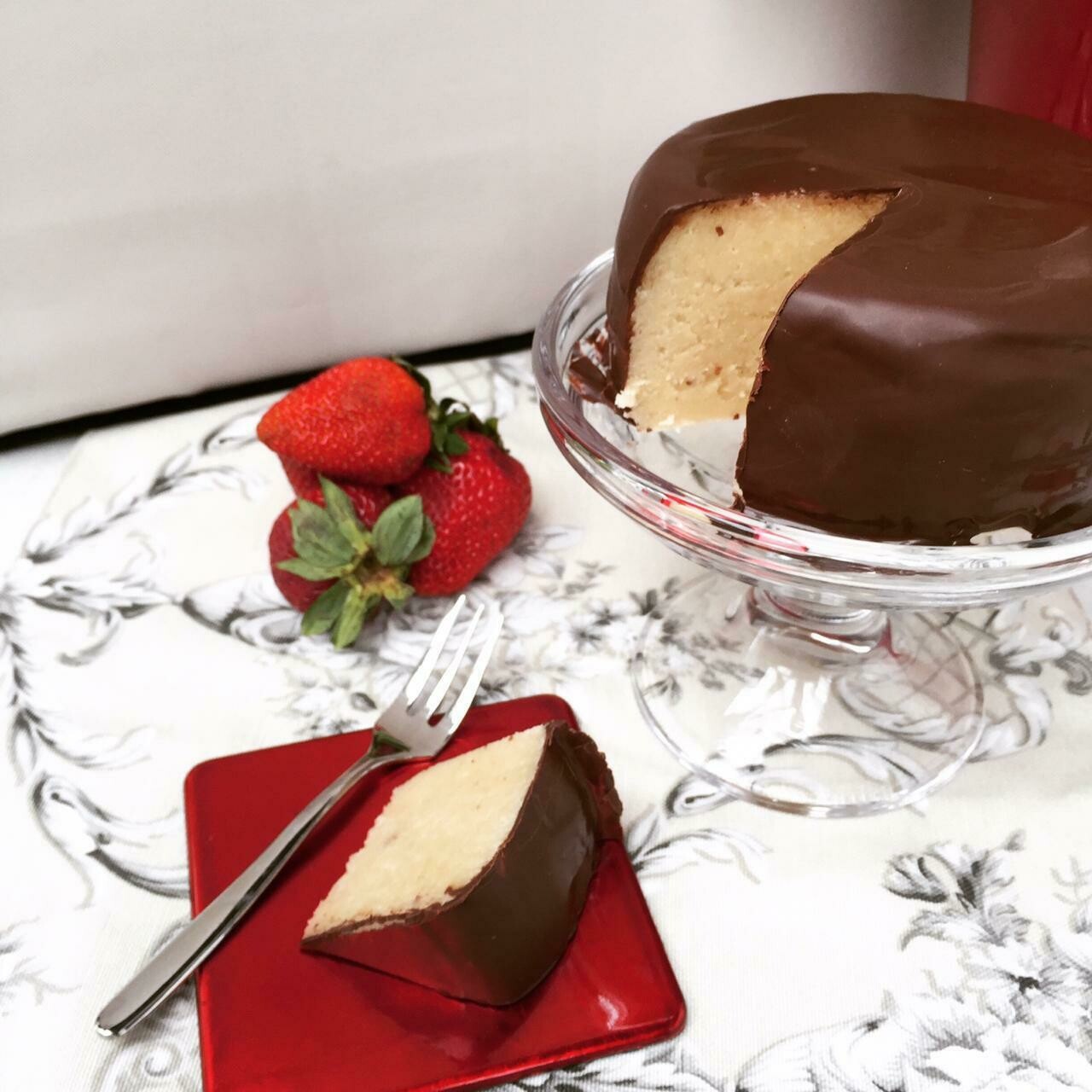 Torta Bloque de 1,300 gr Mazapán con Baño de Chocolate
