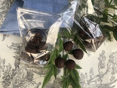 BOLITAS DE MAZAPÁN CON BAÑO DE CHOCOLATE