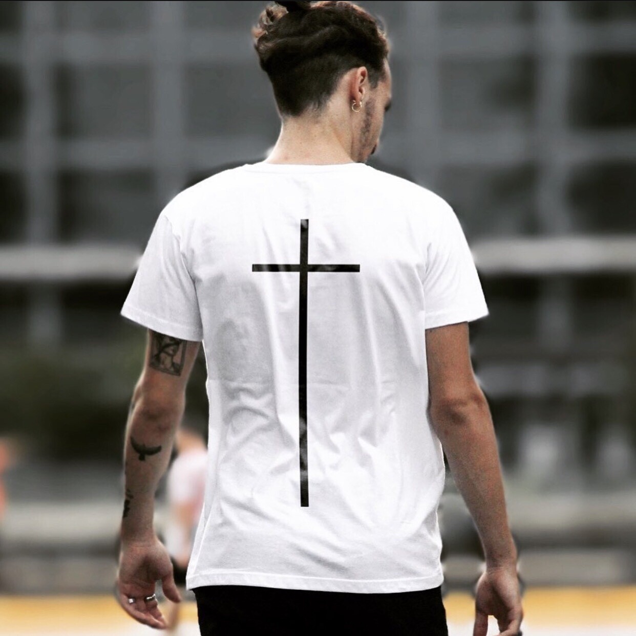 REMERA CRUZ
