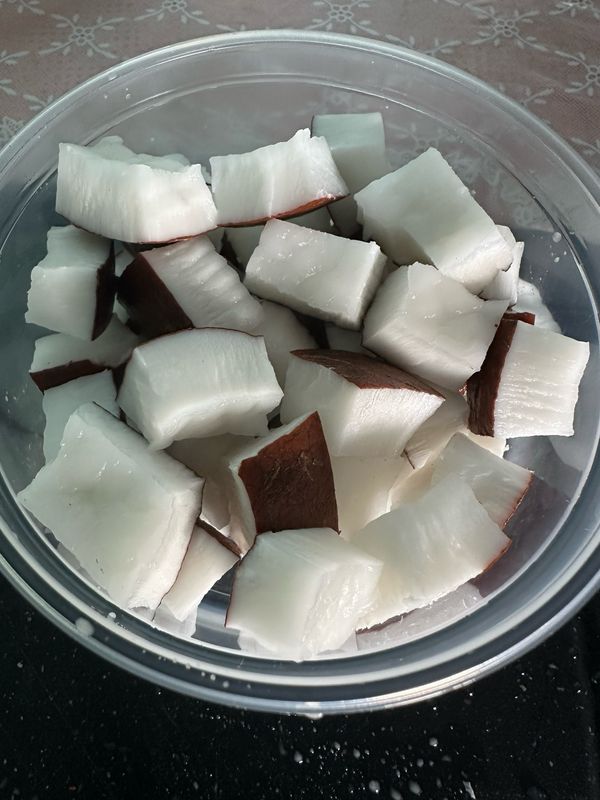Dry Coconut Chunks
