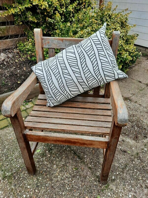 Tuinkussen stripes, zwart en gebroken wit - meerdere maten