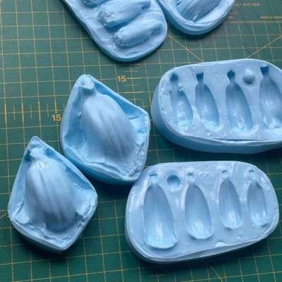 FOX GLOVE  Open bloom Veiner / Mold  + L Bud Template + Cuttters ( optional ) foxglove