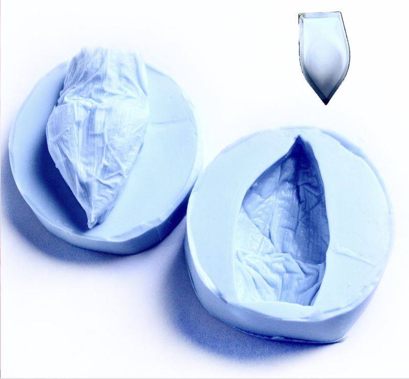 DAFFODIL Sepal Veiner Mold (Mould)   + Cutter, Optional