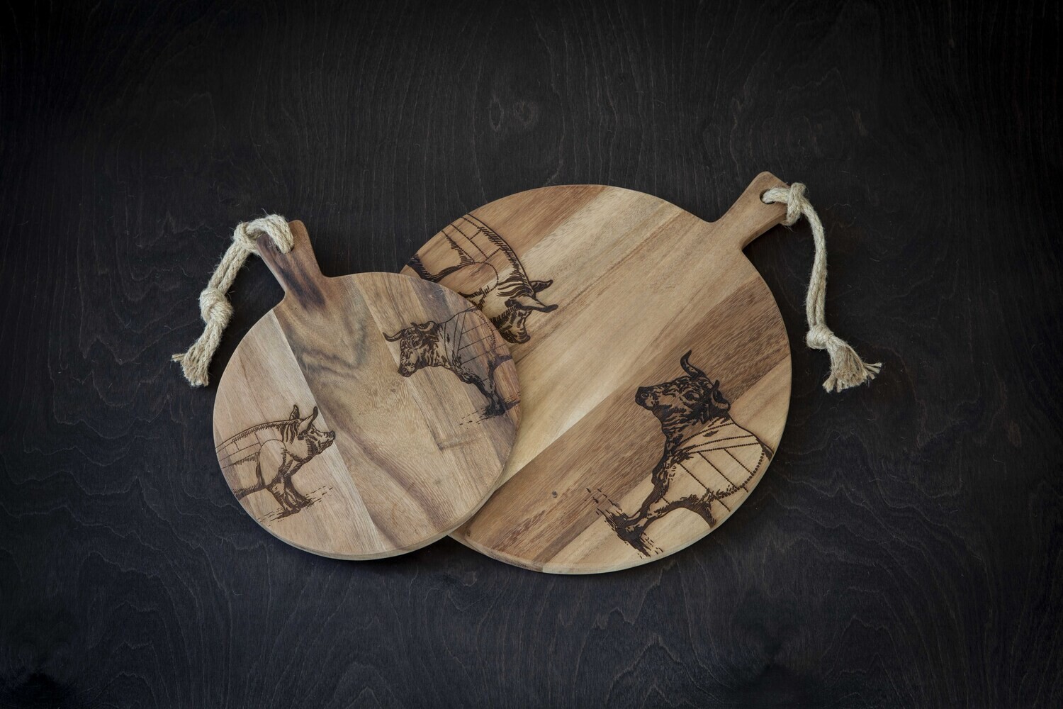 Ronde serveerplank &#39;Half rund - Half varken&#39;, Afmeting: Diameter 25cm