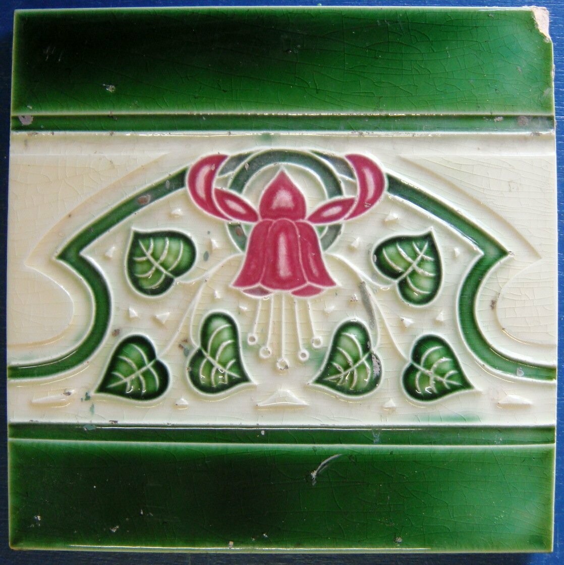 Tile Vintage Glazed Bell Flower and Vine Leaf Majolica "Old Raj" Style 15x15cm