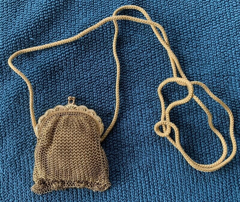 VINTAGE GOLD MESH BAG 7X9CM