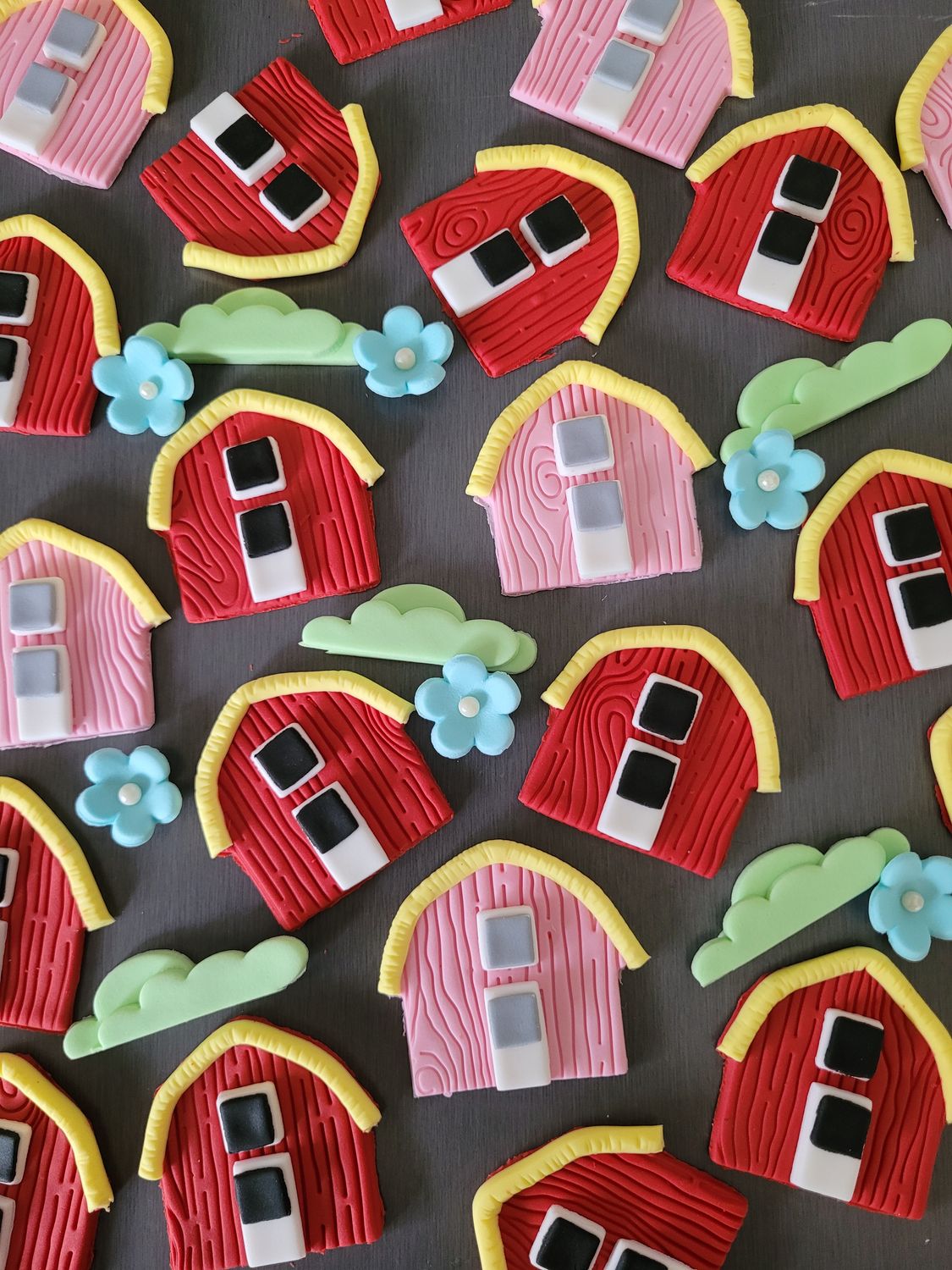 Barn yard Barn Cupcake Topper (Standard), Barn Colour: Red Barn
