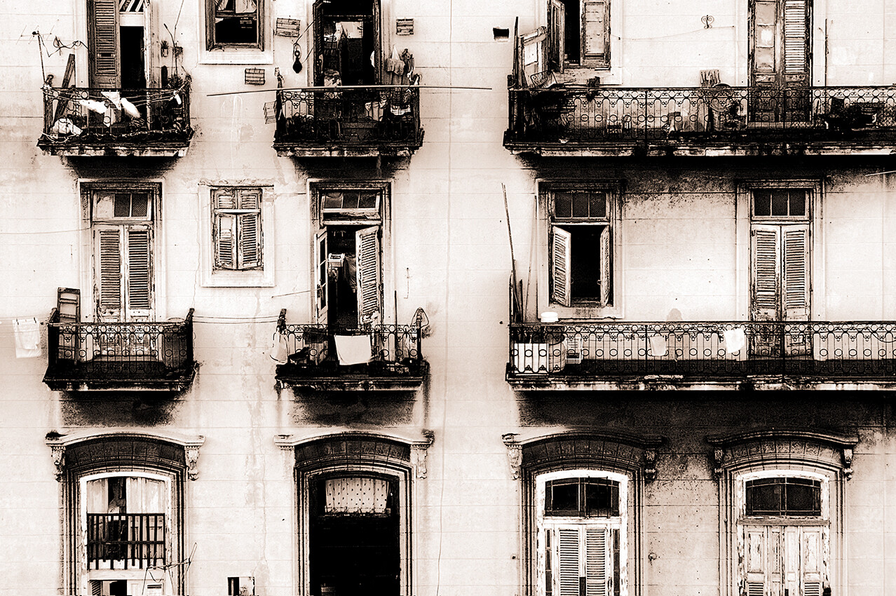 Limited Edition Photographic Print - At home in Havana
