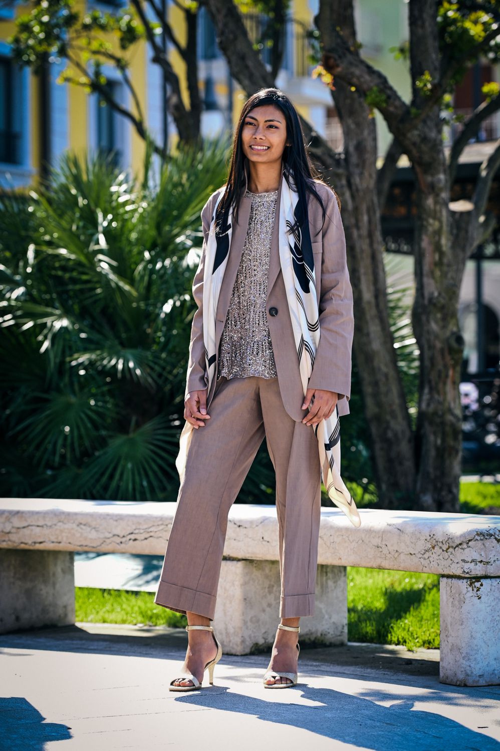 Tailleur pantalone, D.EXTERIOR