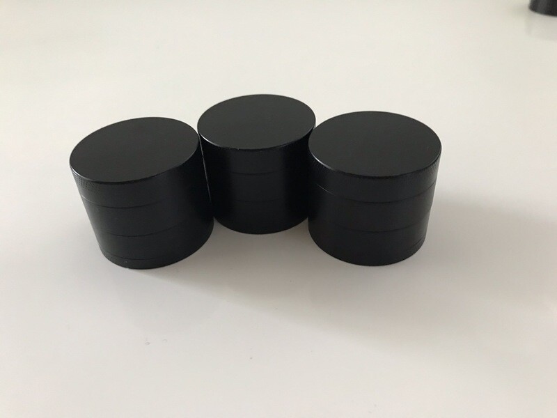 Medium 4 Part Black Metal Grinder