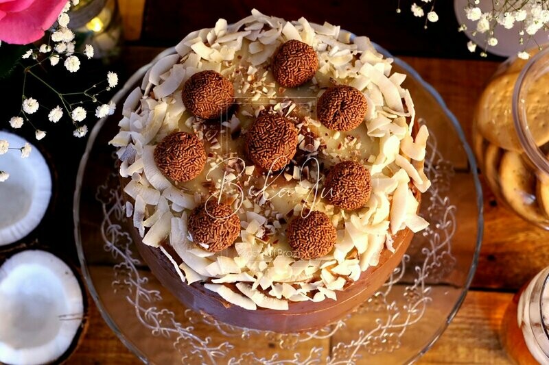 Bolo Prestigio - Recheado com creme de coco, coberto com brigadeiro 2kgs