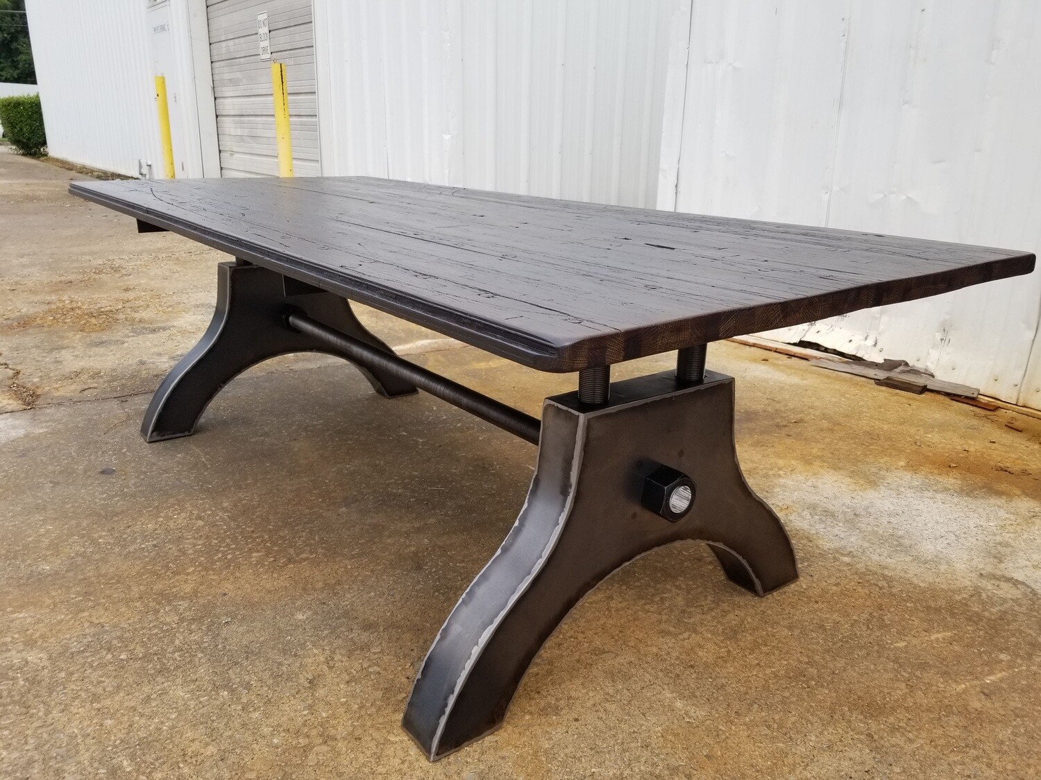 Single Threaded Industrial Machine Base Dining Table