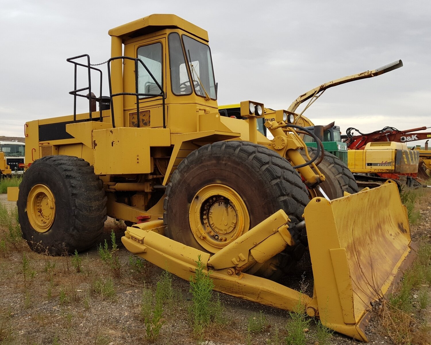 Bulldozer CATERPILLAR  824C
