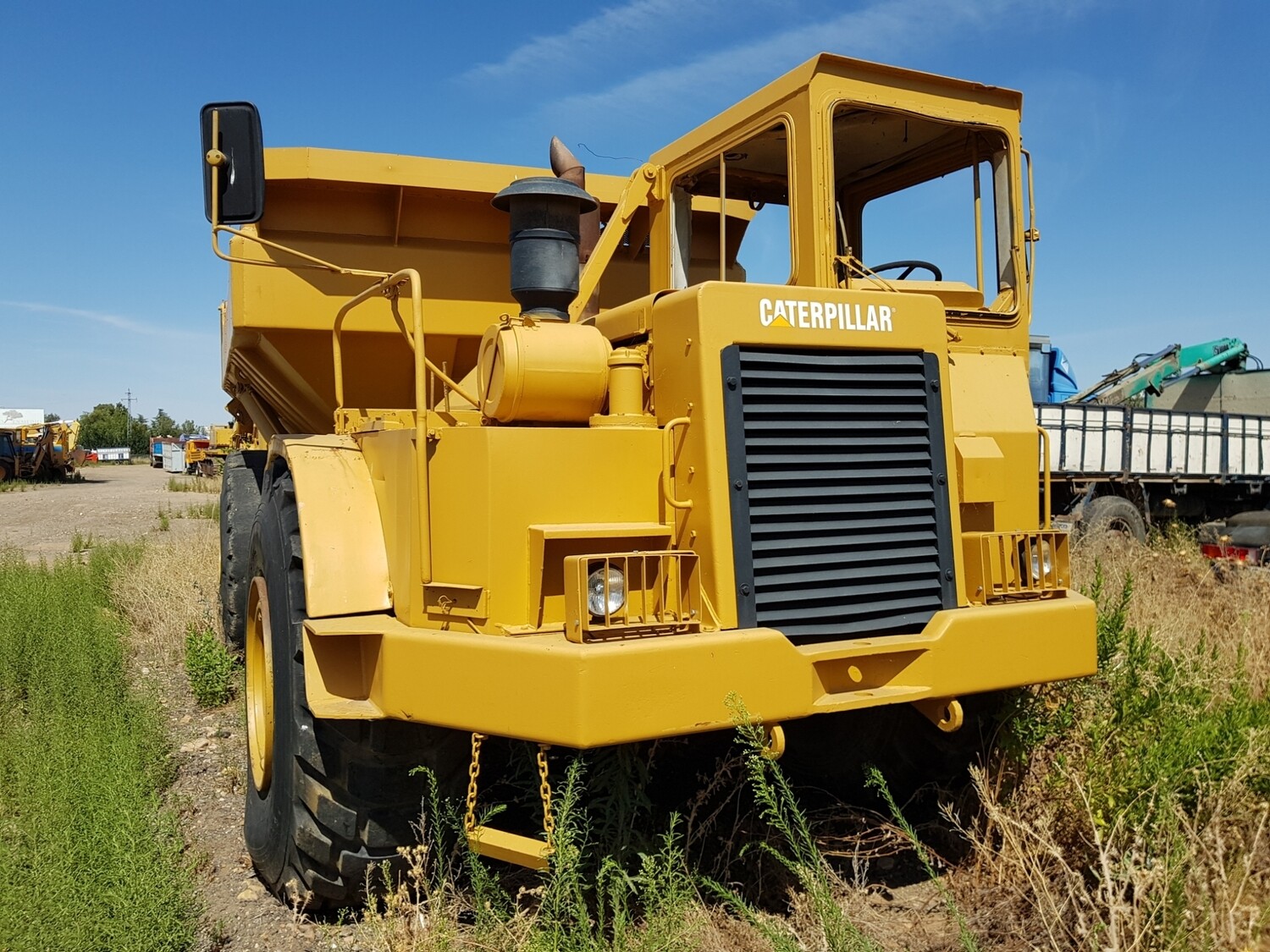 Dumper CATERPILLAR D350D