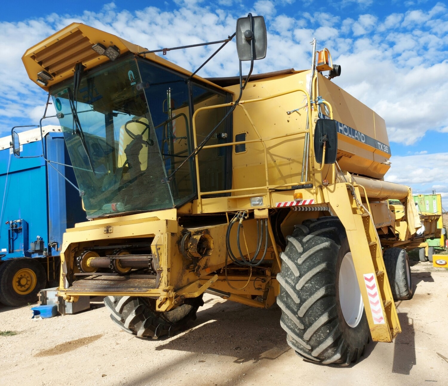Cosechadora NEW HOLLAND TX36