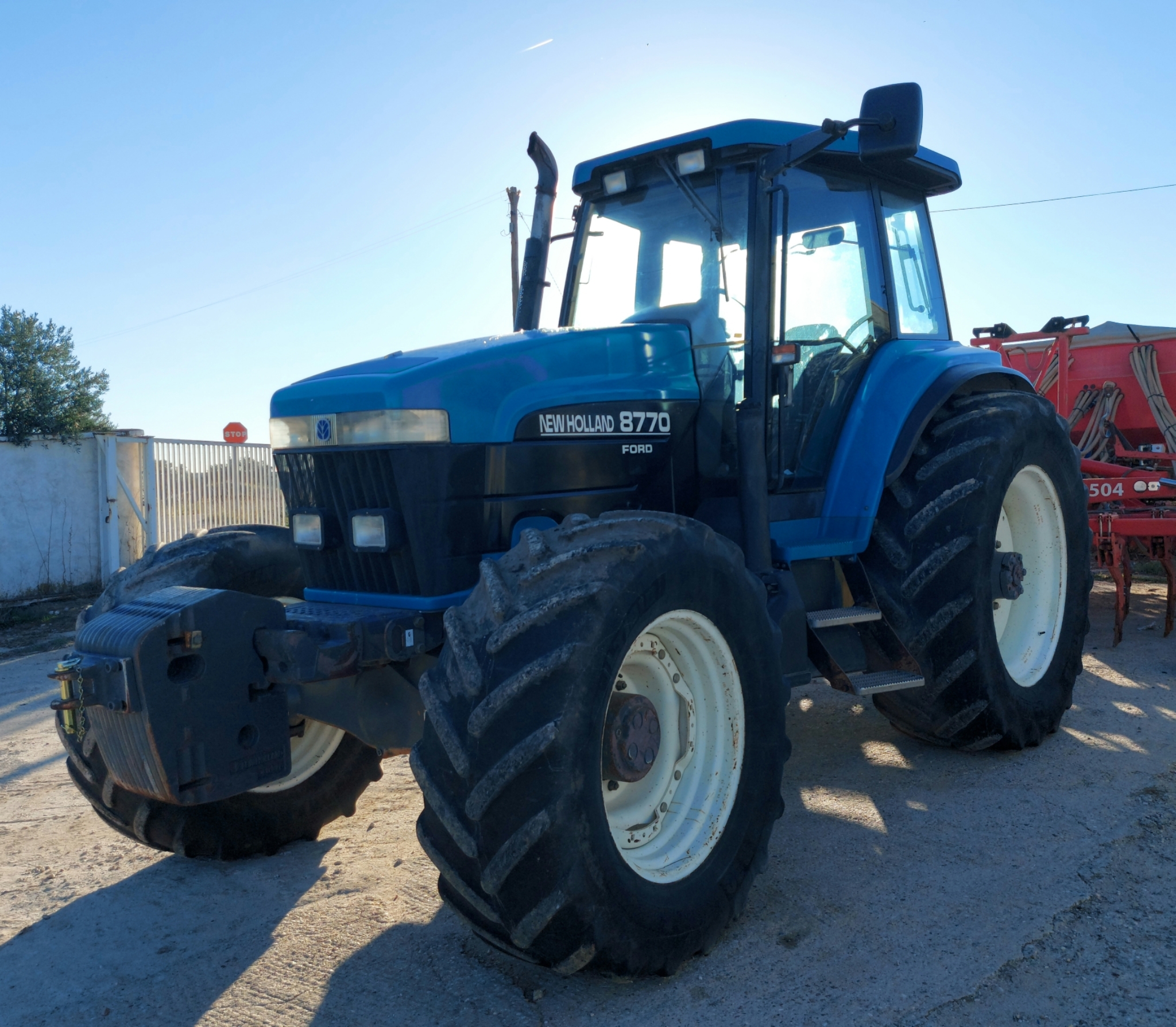 Tractor agricola NEW HOLLAND 8770