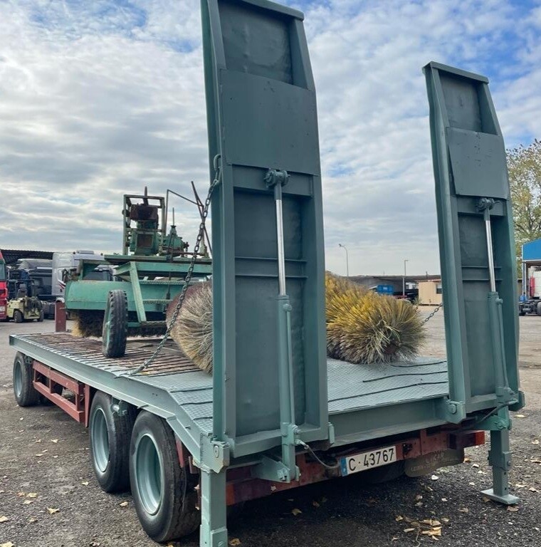 Remolque gondola de 3 ejes con rampas hidraulicas