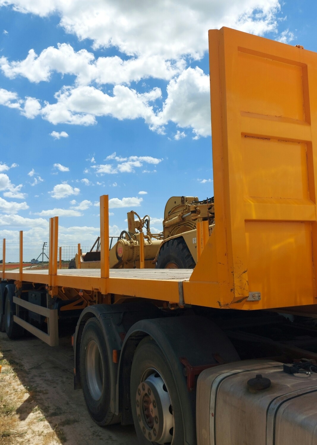 Semirremolque plataforma extensible 3 ejes LECIÑENA