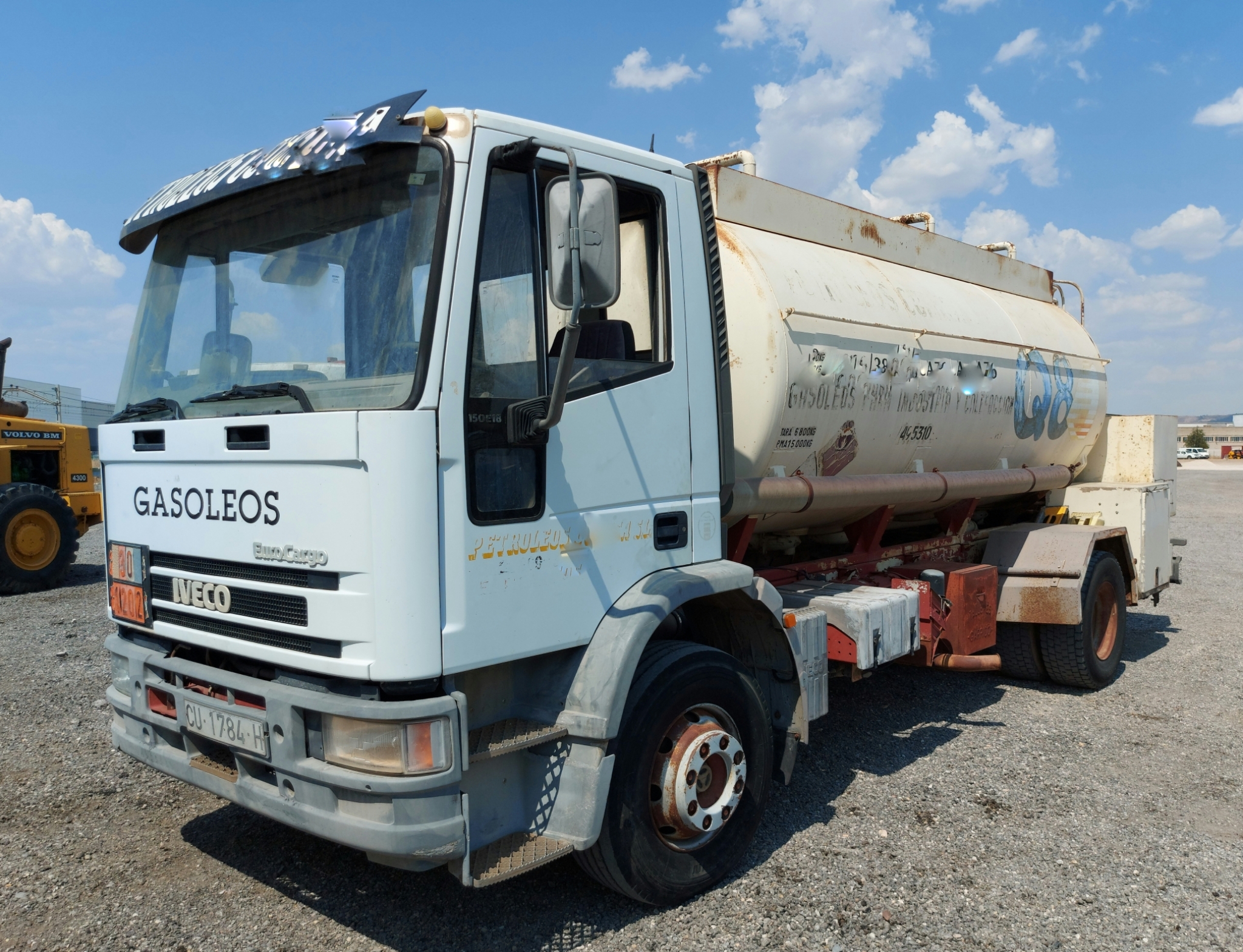 Camion cisterna combustibles IVECO 150E18