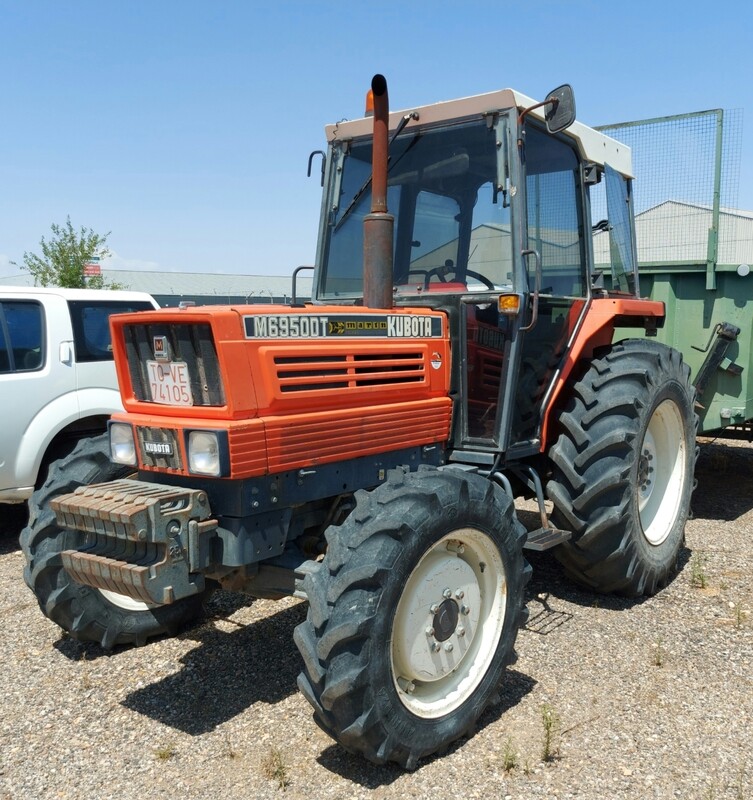 Tractor agricola KUBOTA  M6950DT 4X4