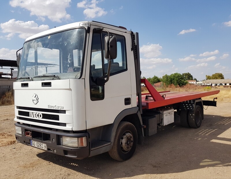 Camion portamaquinaria IVECO Eurocargo 65E12