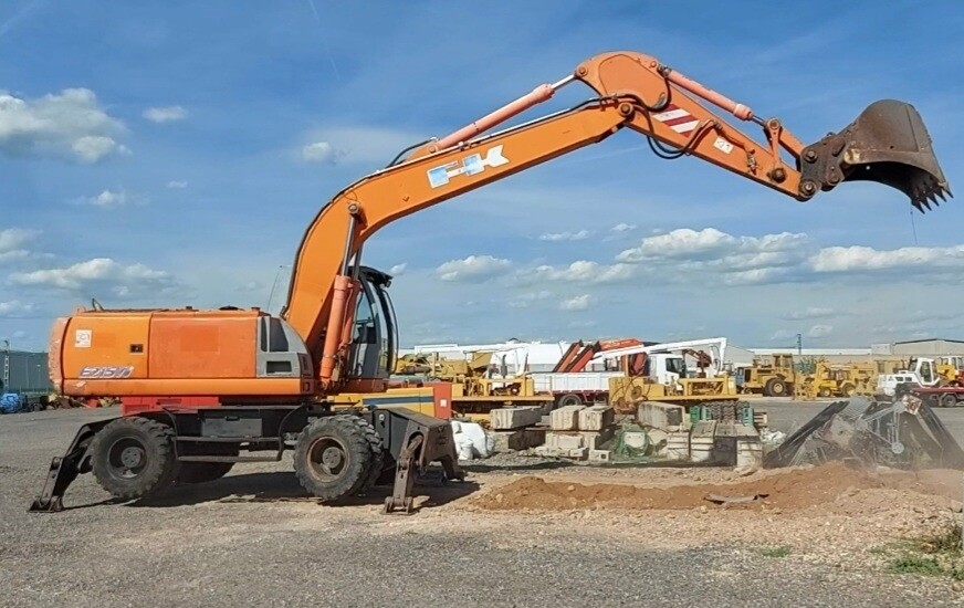 Retroexcavadora giratoria FIAT KOBELCO E215W