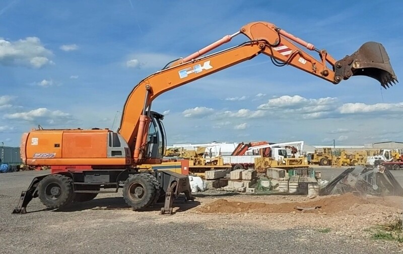 Retroexcavadora giratoria FIAT KOBELCO E215W