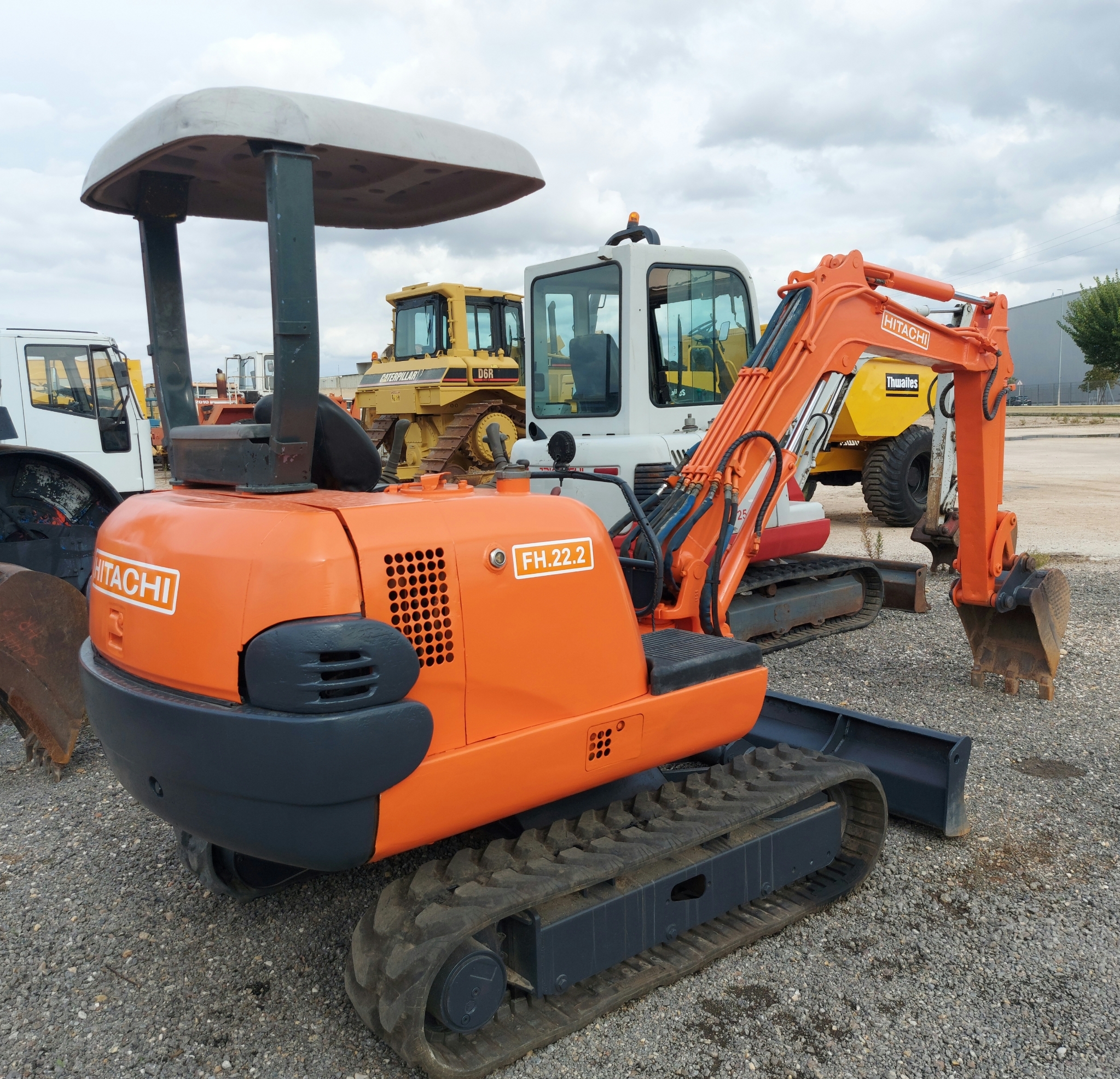 Miniretro giratoria HITACHI FH-22.2