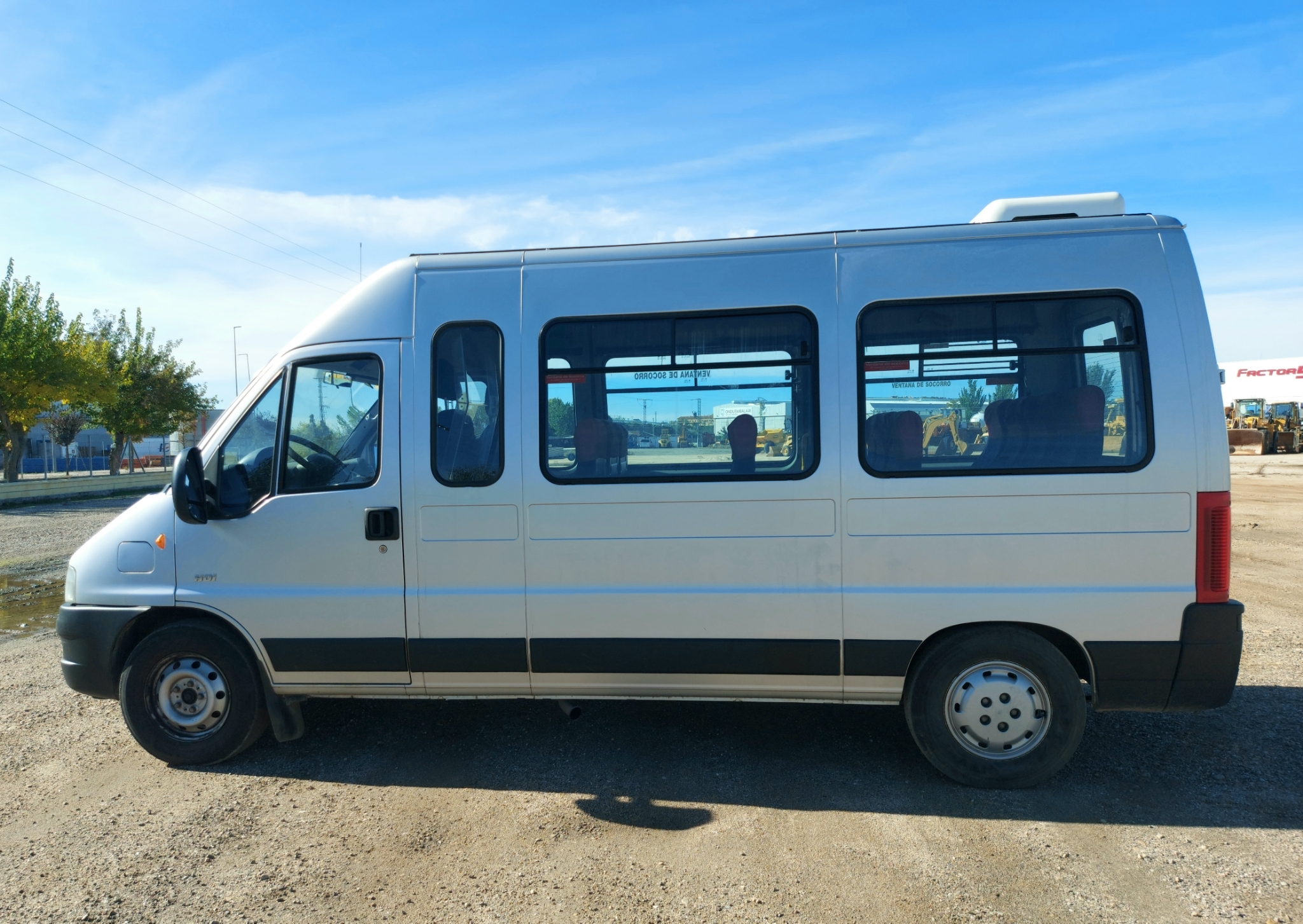 Microbus 15 plazas Peugeot Boxer 350 LH