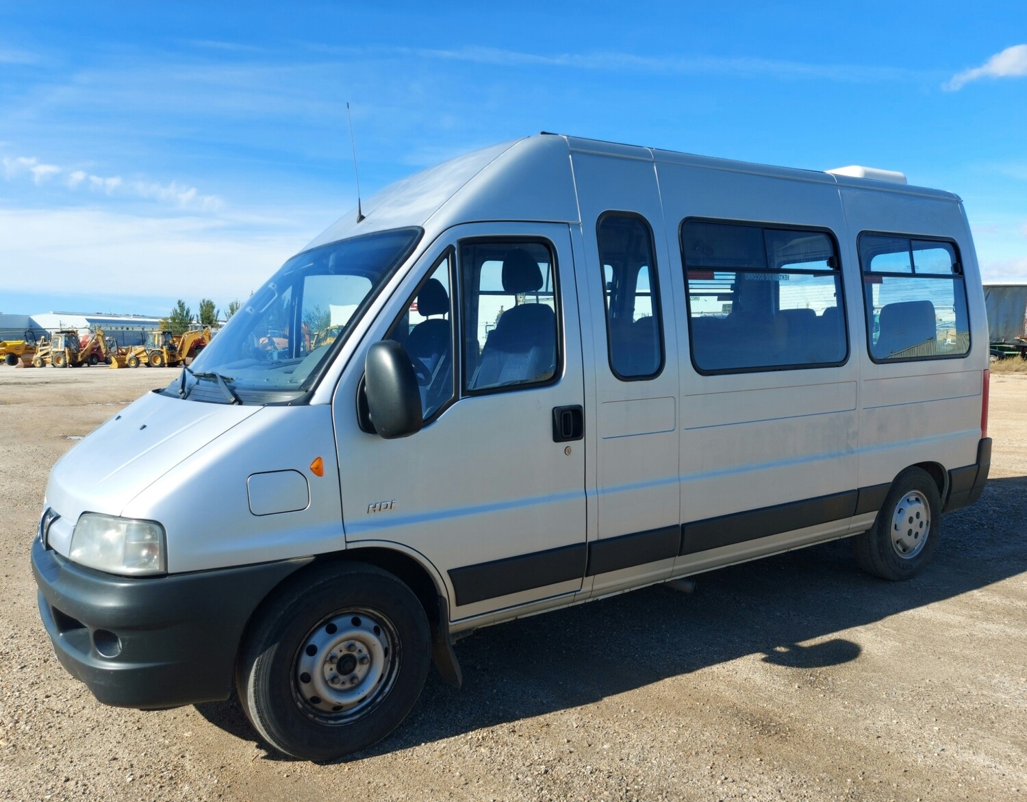 Microbus 15 plazas Peugeot Boxer 350 LH