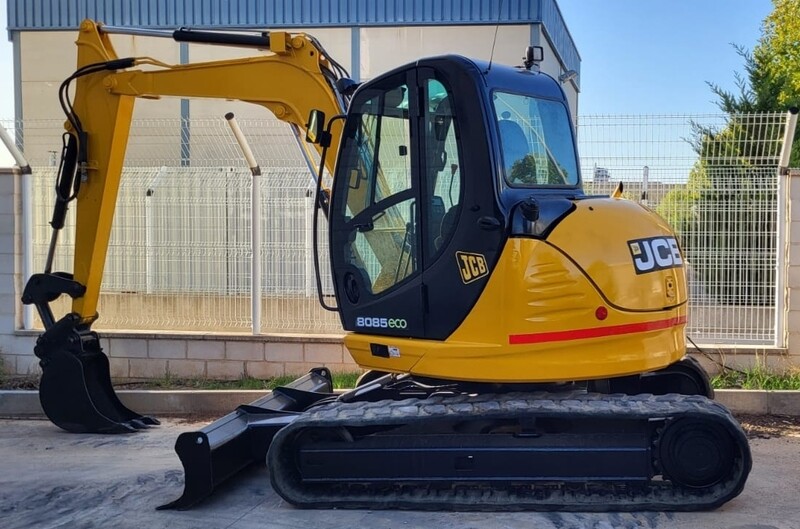 Retroexcavadora giratoria JCB 8085 ZTS Eco