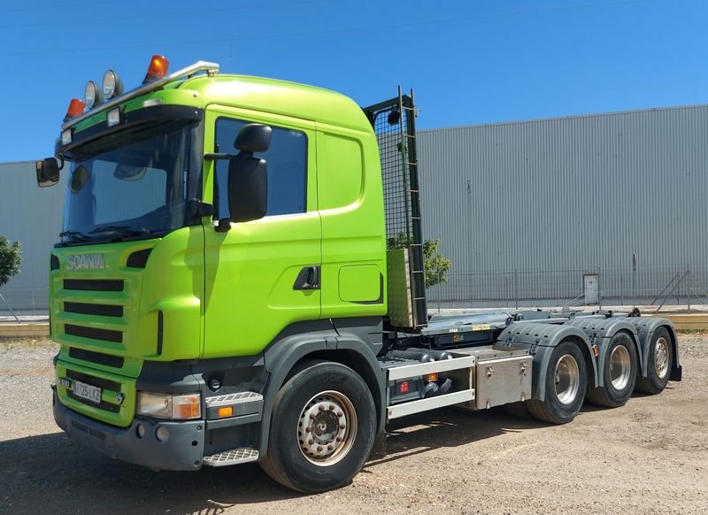 Camion gancho multilift SCANIA R500 V8   8X4 portacontenedores
