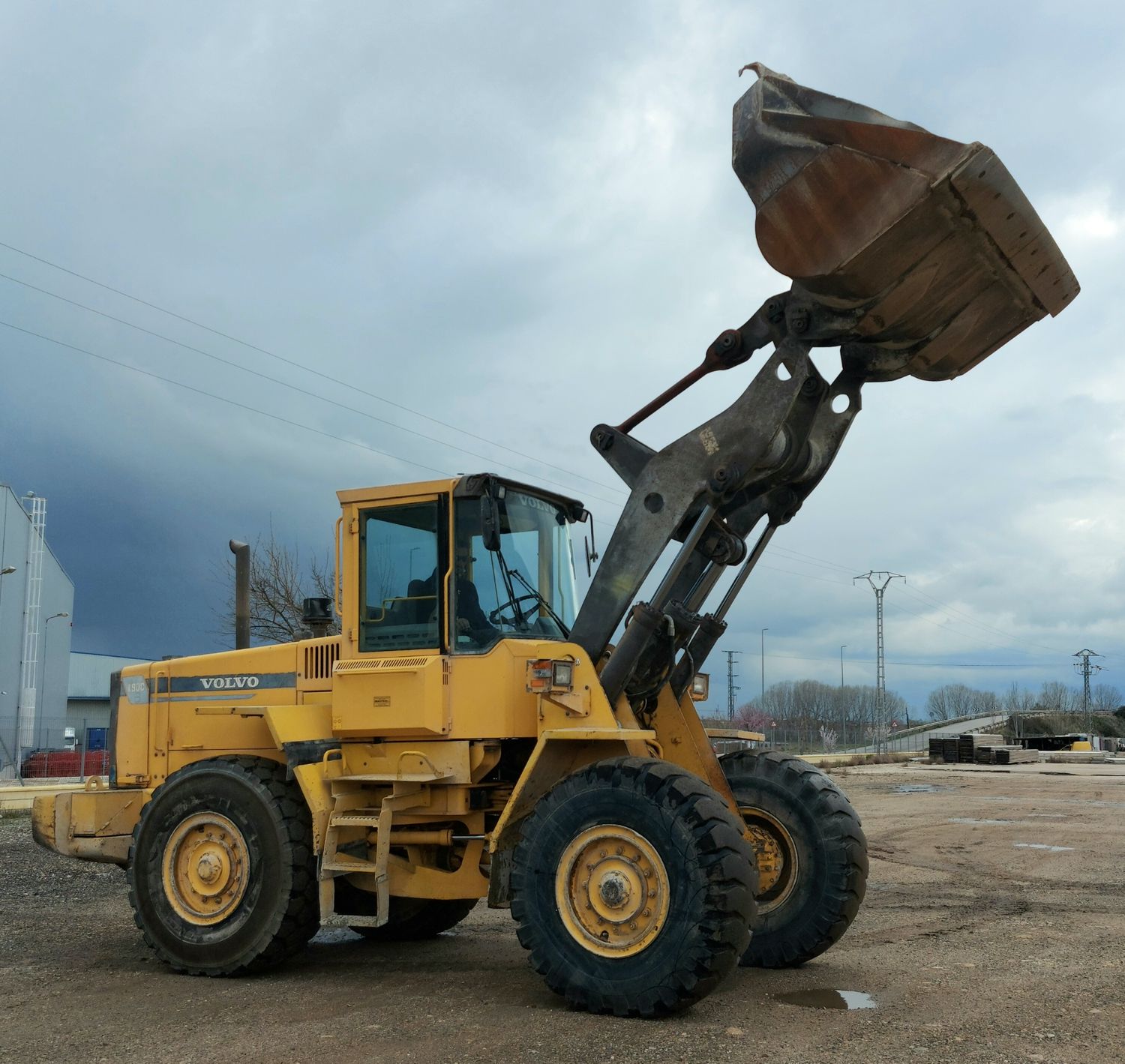 Pala cargadora VOLVO L90C