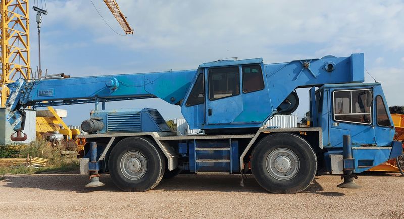 Grua LUNA AT-30/27 4X4