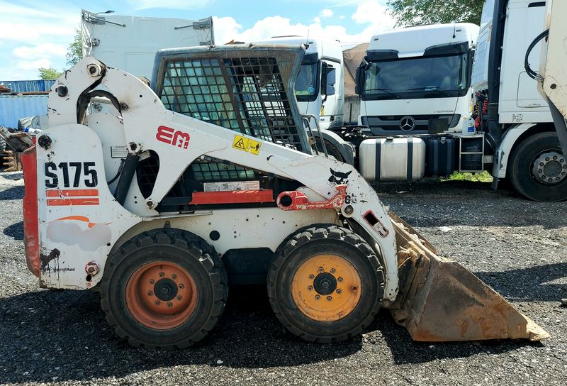 Minicarcadora BOBCAT S175